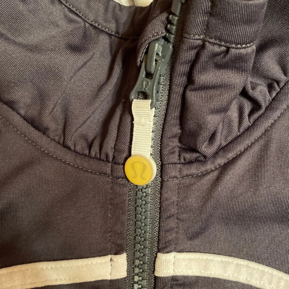 Lululemon Jacket - Picture 5 of 6